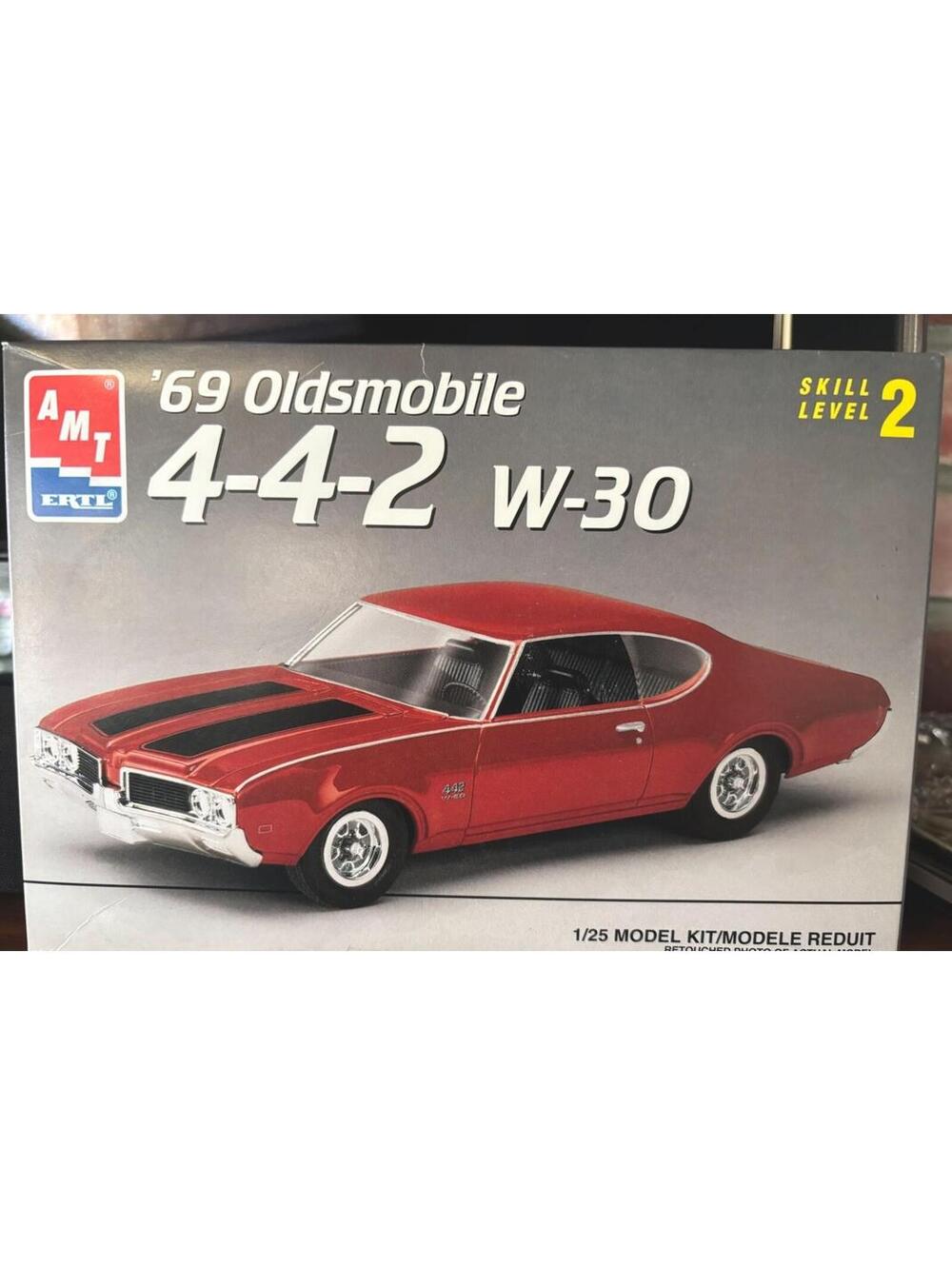 AMT 1/25 1969 Oldsmobile 442 W30 Kit #8232  New Open Box